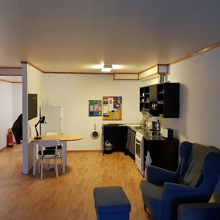 Volda Hostel, Bed And Breakfast As Lauvstad Exterior photo