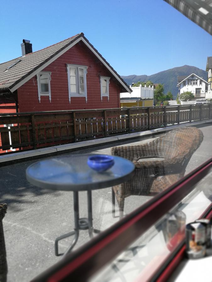 Volda Hostel, Bed And Breakfast As Lauvstad Exterior photo
