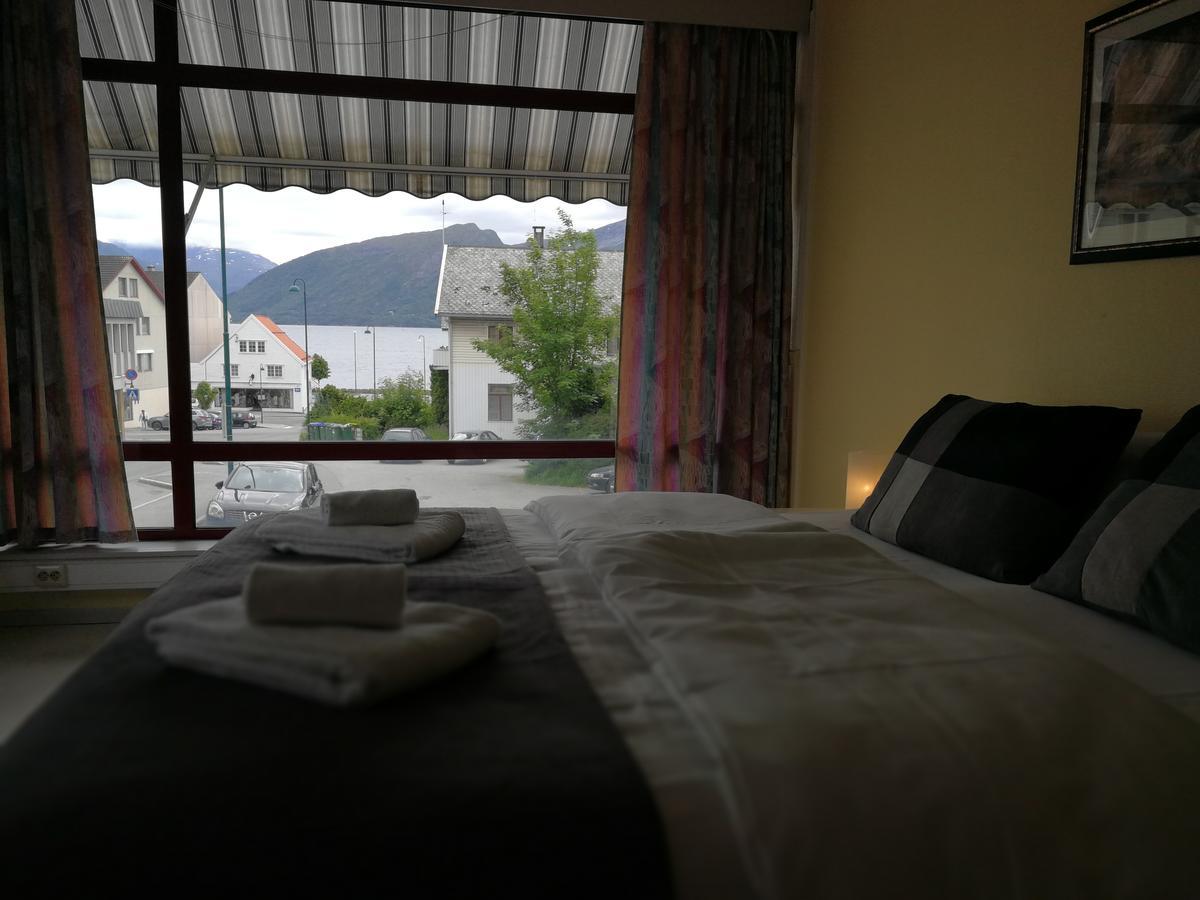 Volda Hostel, Bed And Breakfast As Lauvstad Exterior photo