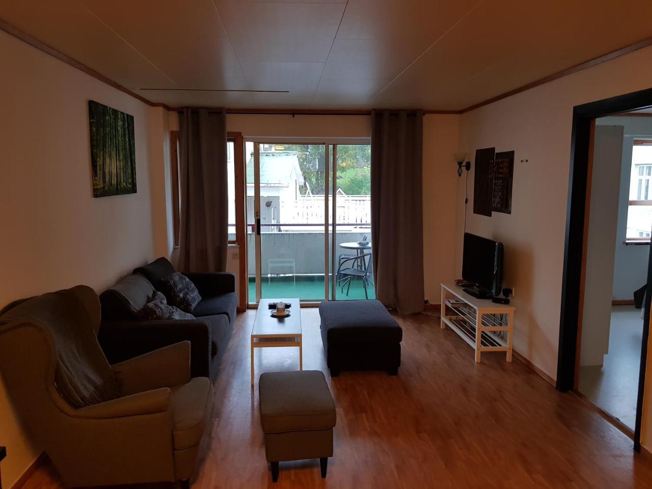Volda Hostel, Bed And Breakfast As Lauvstad Exterior photo